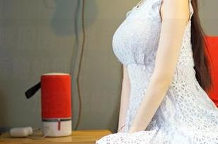 Feilin嗲囡囡 – 私房芷儿Momoko的礼服秀：看她如何把“家里随便一件”的魔法变成时尚大片！