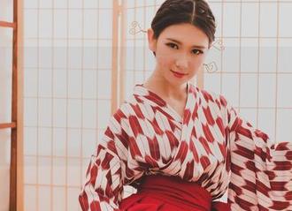GIRLT果团网 – 这套图真的太会挑灯引火了，萌神妹妹的和服一下子点燃我心里的小火苗！