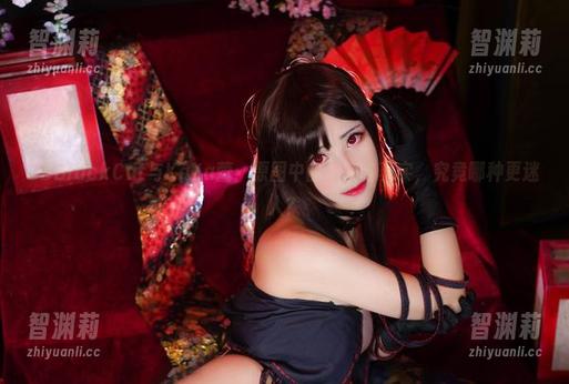 2BBlackCat与KaYa萱：原图中的伪装与真实，究竟哪种更迷人？