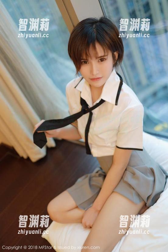 MFStar模范学院-伊小七MoMo MFStar模范学院 - 伊小七MoMo的梦想私房:美足在阳光下撒娇