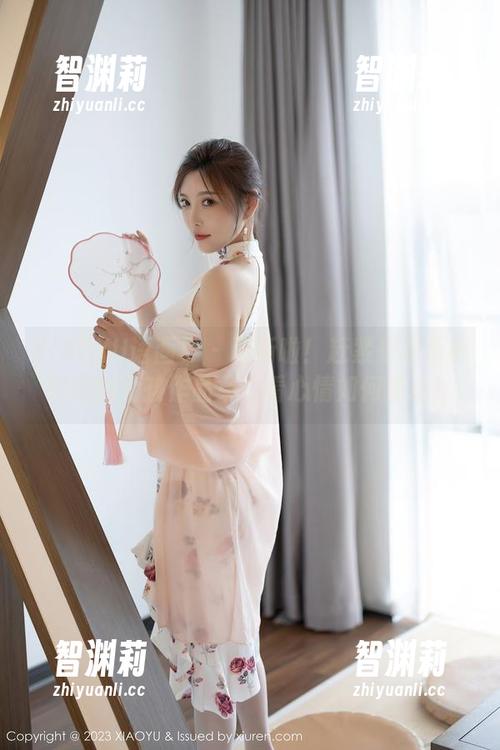 XIAOYU语画界 - 更新啦！赶紧来看看程程程的女孩作品集，看心情如何波动！