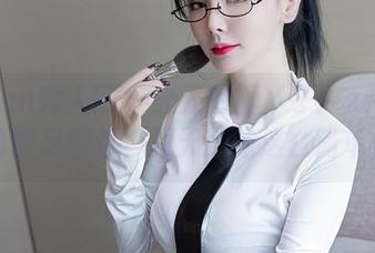 Xiuren秀人网 – 光光的脚丫子：z杯悠悠的裸足图包，夏天就是这么简单！