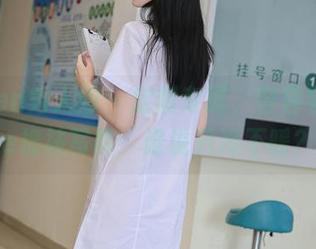 Xiuren秀人网 – 定制专属，容容容Alice棉袜写真：谁说只冷不暖？