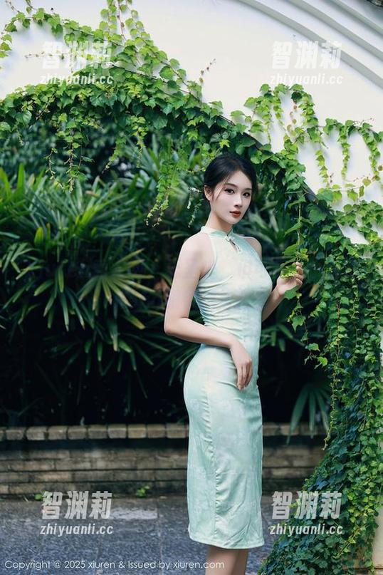 Xiuren秀人网-小海臀Rena Xiuren秀人网 - 无圣光,但可羞:小海臀Rena眼镜精华合集