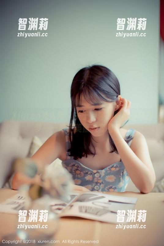 Xiuren秀人网-月酱儿 Xiuren秀人网 - 关于月酱儿和她的校园梦——捧上美照的套图分享