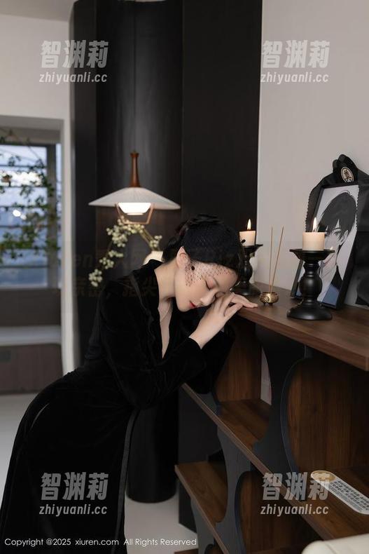 Xiuren秀人网 - 栗子Riz双人美图—展现亲密，指尖轻触间的美丽微妙！