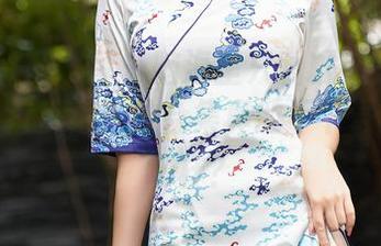 Xiuren秀人网 – 脑海里只剩糯美子Mini的连衣裙了，这种合集真的不下载是要闹哪样？