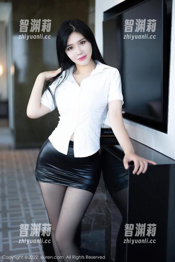 Xiuren秀人网-萌白酱 Xiuren秀人网 - 无圣光的萌白酱双马尾套图,简直是萌力满分,让我每天都想崩溃!