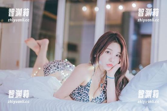 Zzyuri 肉丝不止是吃的,Zzyuri的写真图包给你意想不到的美味体验!