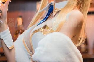 aqua水淼的‘乳牛服’自拍：最新写真集，牛年牛展！