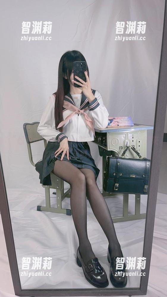miko酱ww “想看miko酱ww的圣诞定制作品?快来这里戳!“