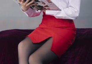 丽柜 – 桃子学姐的免费写真资源，让你大饱眼福！
