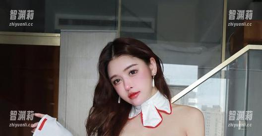于芷晴 微密圈 - 于芷晴紫色比基尼作品:连沙滩都忍不住要多看几眼的秘密!
