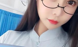 亚马逊鲶鱼的旗袍冒险：COS与图册的缤纷世界