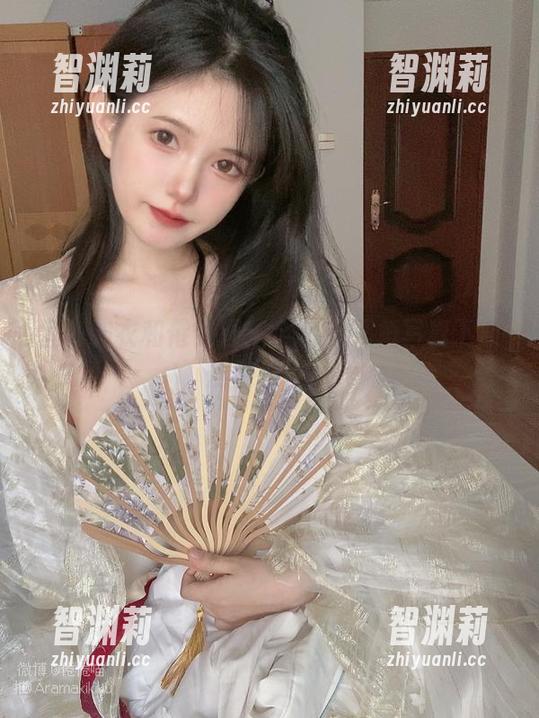 倦倦喵 鱼骨胸衣和倦倦喵:全套无死角写真下载,准备好了吗?