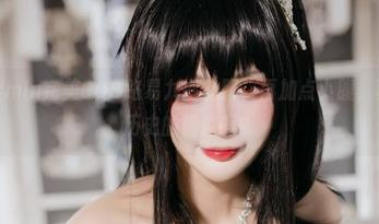 兔胖胖min完美COS路易九世礼服，再加点小腹，真的是历史的错位吗？