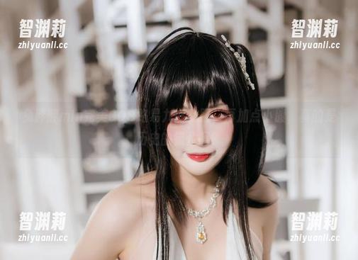 兔胖胖min 兔胖胖min完美COS路易九世礼服,再加点小腹,真的是历史的错位吗?
