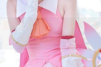 在泳池里，冲田凛花rinka的私房写真让我想起夏天的味道