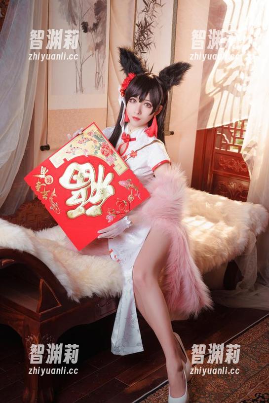凉凉子 当凉凉子的礼服遇上你的屏幕,原图就是踩到心坎的壁纸