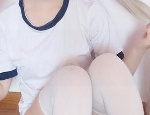 看，有了古川kagura的短裙，写真原图也变得如此动人