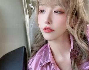 当啾小妍Deer遇上暗夜猫女：点击获取福利图片，喵
