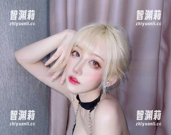 啾小妍 非常吊带,极不正经!啾小妍的写真带来无限乐趣!