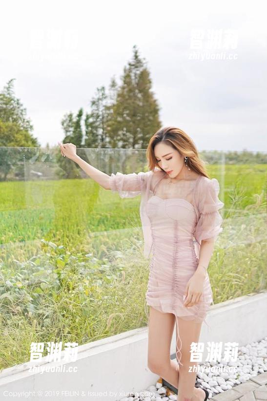 嗲囡囡-周于希 嗲囡囡 - 在周于希的制服世界里,写真与幻想共舞