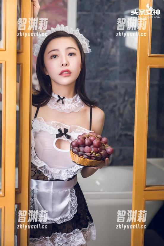 头条女神-申美嫣 头条女神 - 如何优雅地看申美嫣白裙全套?图片指引你进入她的心境!
