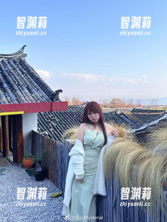 宝儿mysterial 图库中的宝儿mysterial:一袭皮衣,引发的小风暴
