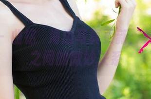 尤果网 – 曲铭瑄海边写真更新：她和阳光之间的微妙关系