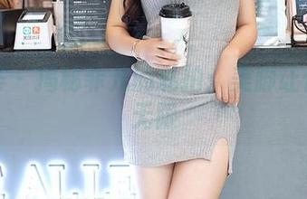 尤蜜荟 – 揭秘菲儿的私拍：美脚让你心思无限