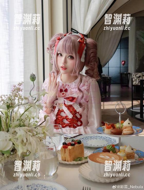 彩芸_Nebula 彩芸_Nebula的职业装美图图集,真心让人想换一套衣服再去上班!