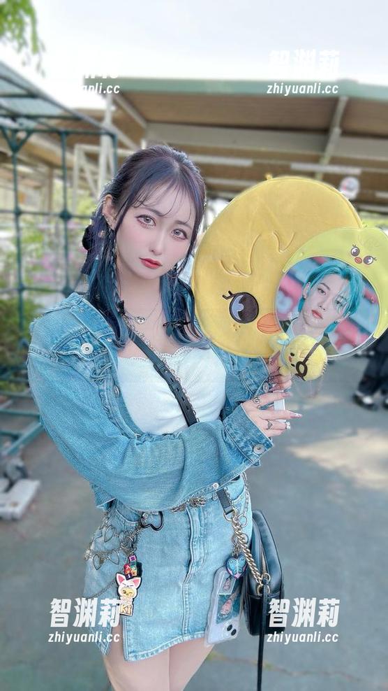 月城委员会 私拍月城委员会:户外图集,真实又不真实的夏日幻想