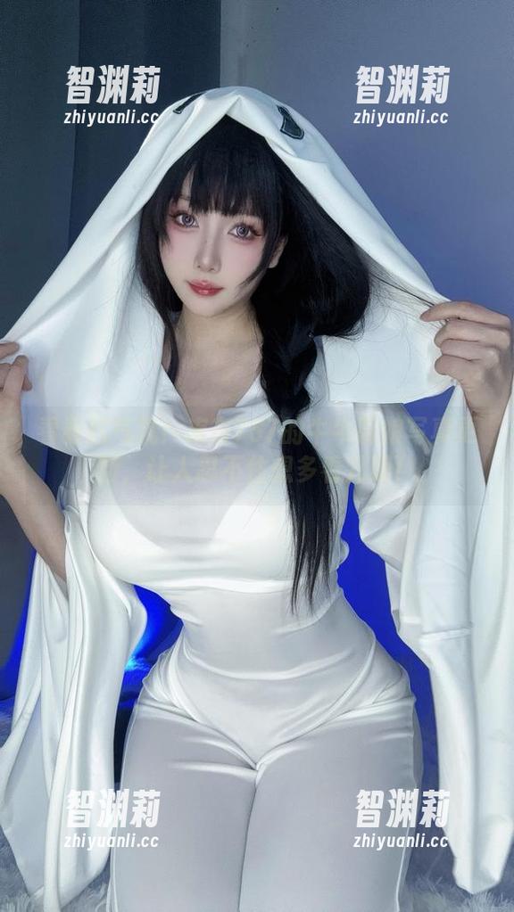 看看这气氛！末夜787的牛牛厨娘写真更新，让人忍不住想多看几眼！