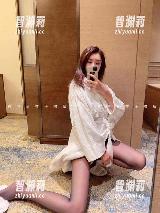 林子喵Lynne 微密圈 - 林子喵Lynne连衣裙合集:无圣光也能闪耀,亮点在蕾丝背后!