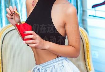 果团网 – 让我们在这图片中欣赏Miss琪的内衣，心动不如行动！