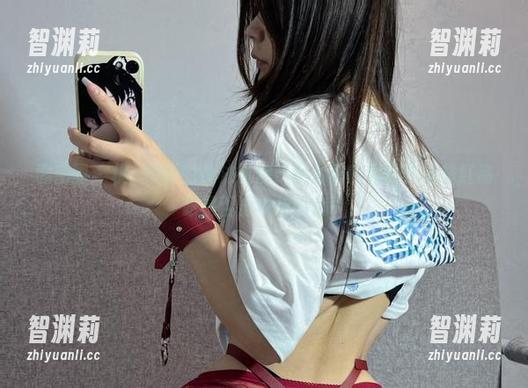 桃沢樱呀 微密圈 - 桃沢樱呀的魔法时刻:图片里的裹胸黑丝袜红高跟是否击中你的心?