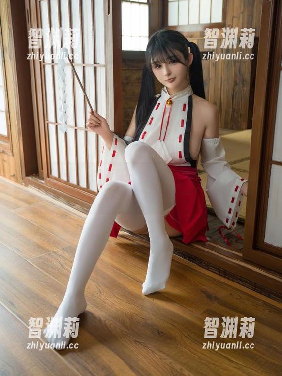 桜井宁宁 作品分享:在桜井宁宁的原图中找寻和服女仆的秘密