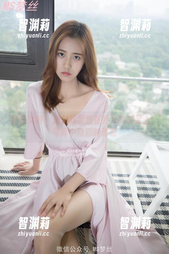 梦丝女神-乔儿 梦丝女神 - 把视线聚焦在乔儿的美足上:写真中隐藏的诱惑