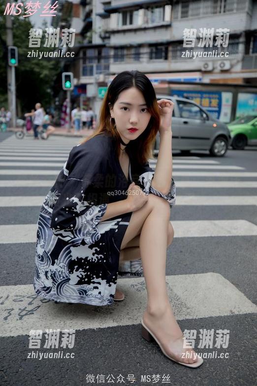 梦丝女神-苏柔 梦丝女神 - 苏柔的浴室写真分享:当泡沫和光影相遇,魔法就发生了。