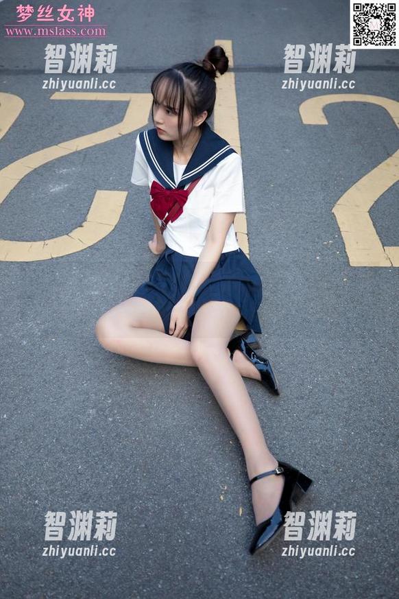 梦丝女神-莹仙女 梦丝女神 - 莹仙女居家套图:在这个角落,温柔与梦幻随处可见,快下载享受!