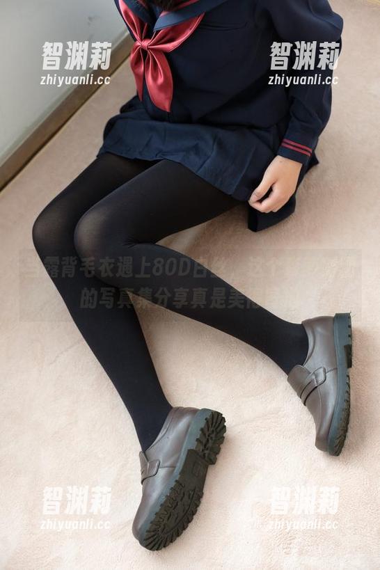 当露背毛衣遇上80D白丝，这个森萝财团的写真集分享真是美得冒泡