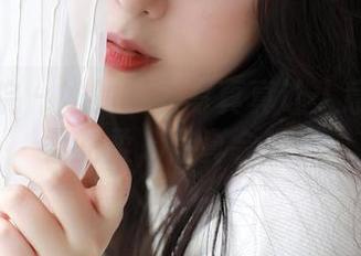 模范学院 – 她的内衣写真真让人意外—温柔的柔，你真会玩！