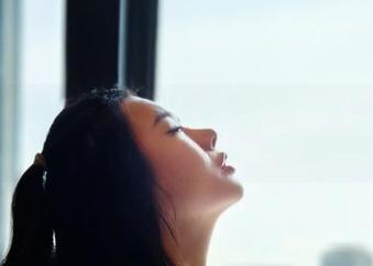 微密圈 – 私房写真和裸足的交响曲：水蜜桃米米的感性倾诉
