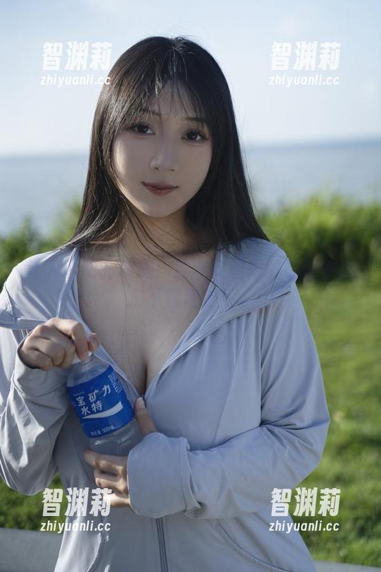 让人心动的瞬间！浅安安姐姐的最新作品不容错过！