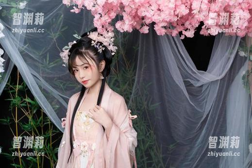 爆机少女喵小吉的妹妹写真集：精选每一个“喵”声引发的塞牙缝！