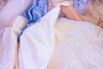 特软儿Sona的巫女福利图集，神秘面纱下的优雅撩人瞬间！
