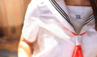 猫九酱全套写真，清纯如春天的花朵，心头那点小情愫开始萌动。