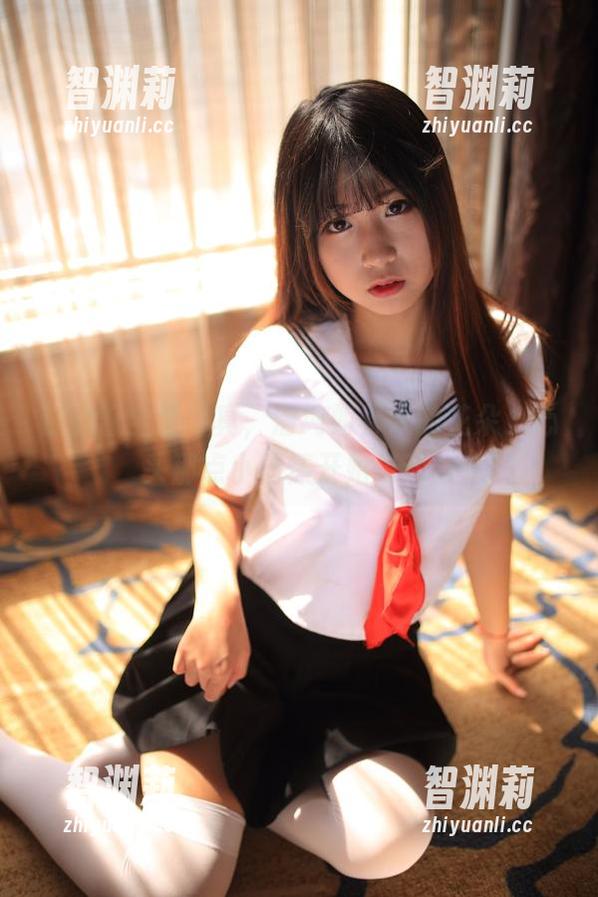 猫九酱 猫九酱全套写真,清纯如春天的花朵,心头那点小情愫开始萌动。