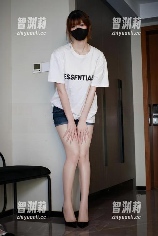 白龙猫女 微密圈 - 黑丝黑靴加持!白龙猫女的写真图册,绝对不能错过的时尚大片!